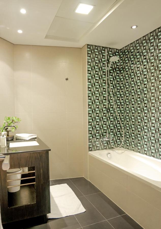 Nasma Luxury Stays - Cayan Tower Dubai Esterno foto